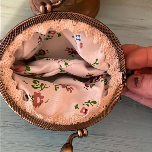 Floral Kisslock Women's Coin Purse (NWOT) - Picture 2 of 3